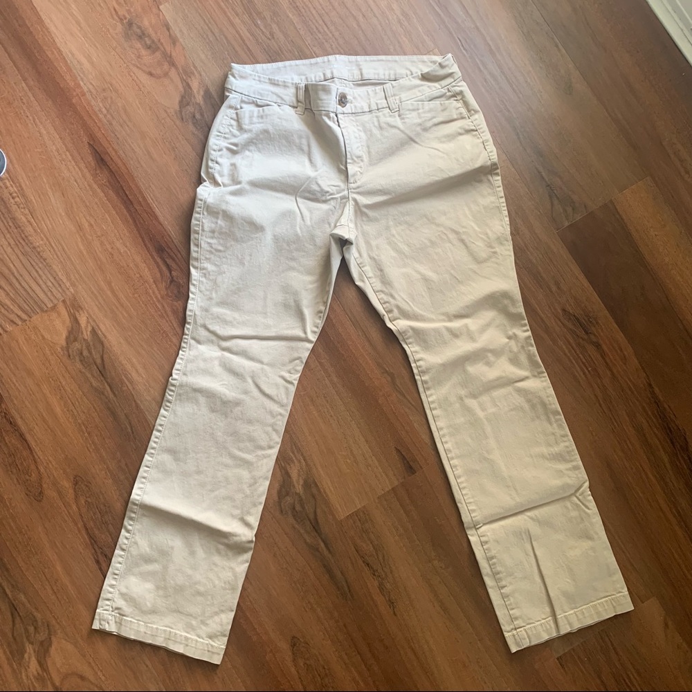 Old Navy Boot Cut Khakis Size 8 Short.
